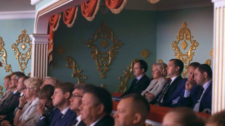 Дмитрий Медведев: «Театр – это важнейший институт развития региона!»